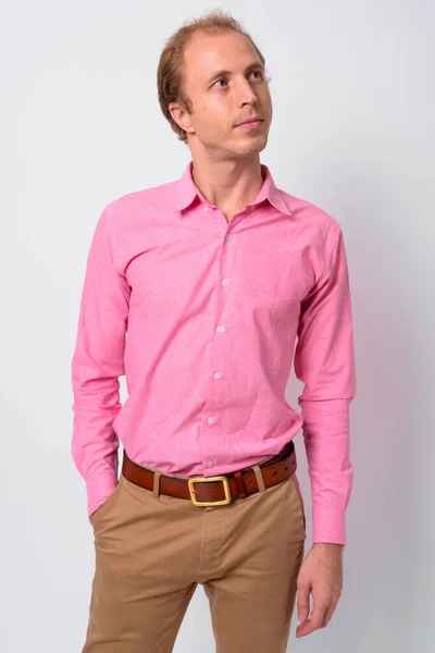 Studio Shot Van Zakenman Met Blond Haar Dragen Roze Shirt — Stockfoto