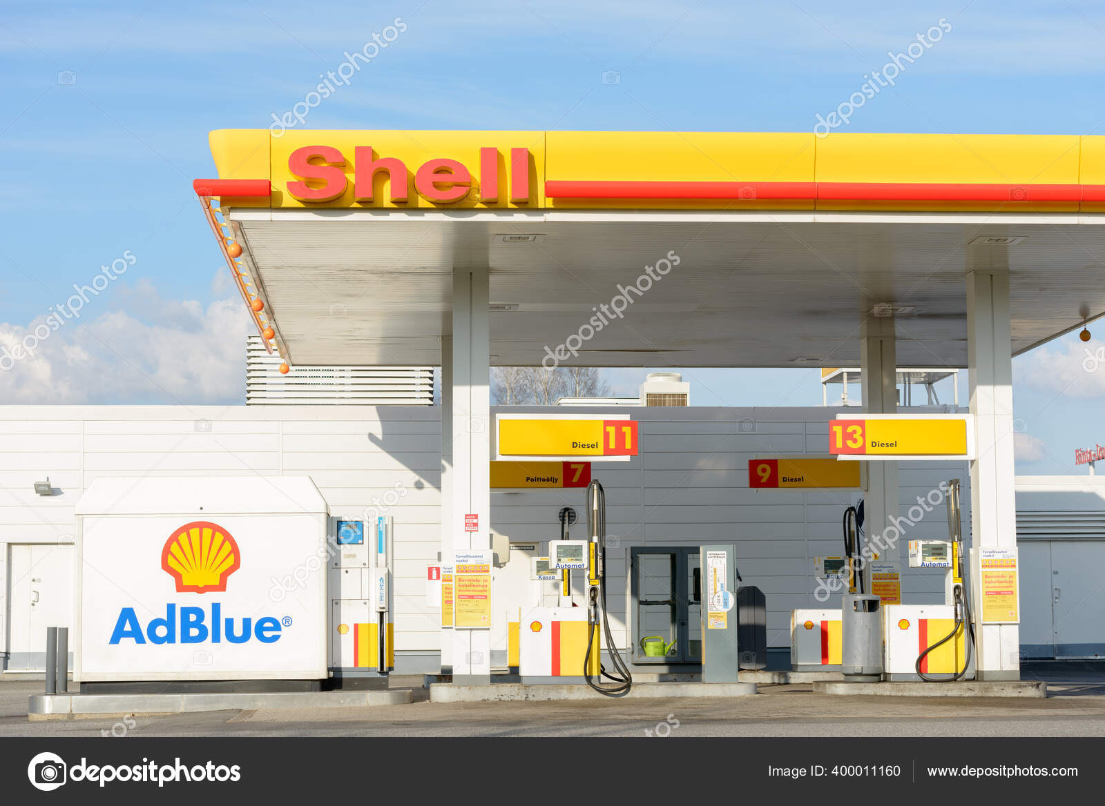 Portrait Shell Gas Station Shell Oil Company Known One Largest