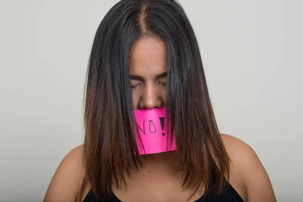 Studio Shot Joven Mujer Asiática Con Sobrepeso Sobre Fondo Blanco — Foto de Stock