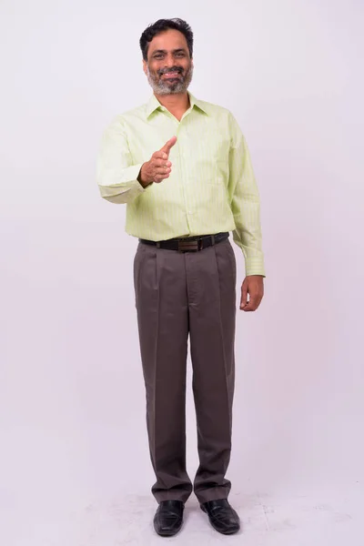 Studio Strzał Dojrzały Przystojny Brodaty Indyjski Biznesmen Białym Tle — Zdjęcie stockowe