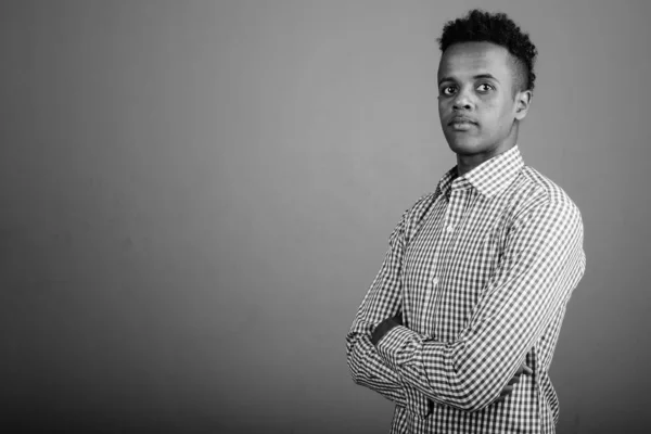 Estudio Joven Hombre Negocios Africano Guapo Con Camisa Cuadros Sobre — Foto de Stock