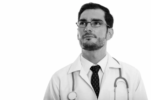 Studio Záběr Mladý Hezký Vousatý Muž Lékař Izolované Proti Bílému — Stock fotografie
