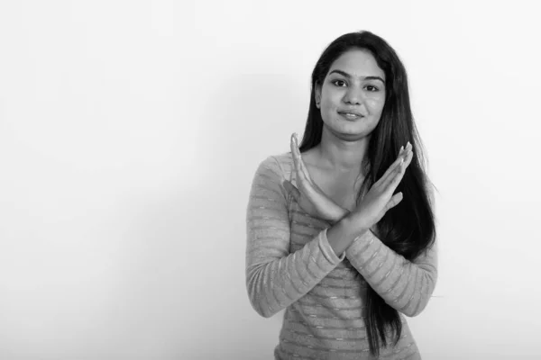 Estúdio Tiro Jovem Bela Mulher Indiana Contra Fundo Branco Preto — Fotografia de Stock