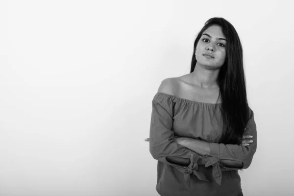 Studio Photo Jeune Belle Femme Indienne Sur Fond Blanc Noir — Photo