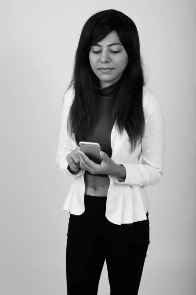 Studio Shot Young Persian Businesswoman Gray Background Black White — Stock Photo, Image