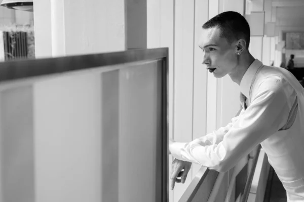 Portrait Young Handsome Androgynous Businessman Exploring City Black White — Stock Photo, Image