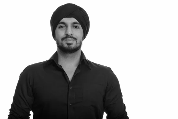 Studioaufnahme Eines Jungen Bärtigen Indischen Sikh Geschäftsmannes Mit Turban Isoliert — Stockfoto