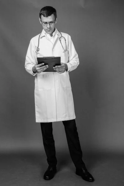 Studio Shot Handsome Man Doctor Gray Background Black White — 스톡 사진