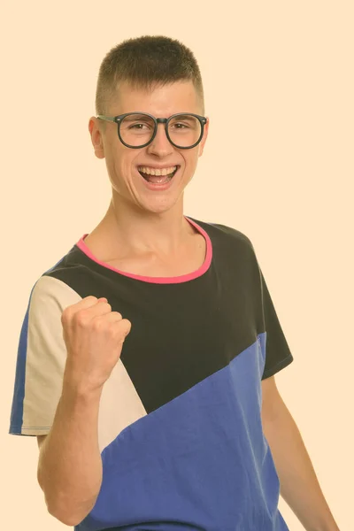 Studioaufnahme Eines Jungen Gutaussehenden Mannes Isoliert Vor Weißem Hintergrund — Stockfoto