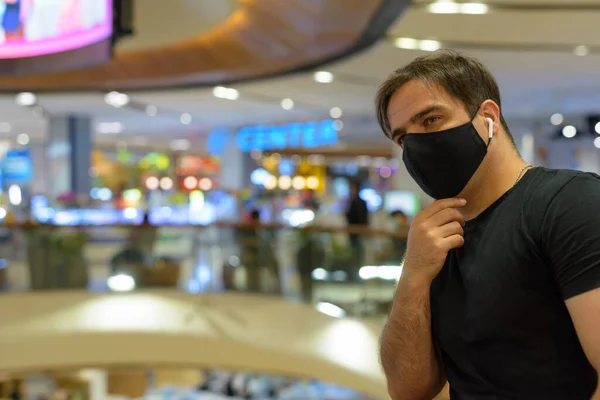 Portret Van Een Perzische Man Met Masker Voor Bescherming Tegen — Stockfoto