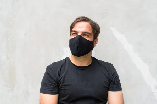 Portret Van Een Perzische Man Met Masker Voor Bescherming Tegen — Stockfoto