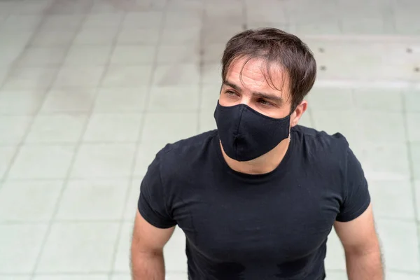 Portret Van Een Perzische Man Met Masker Voor Bescherming Tegen — Stockfoto