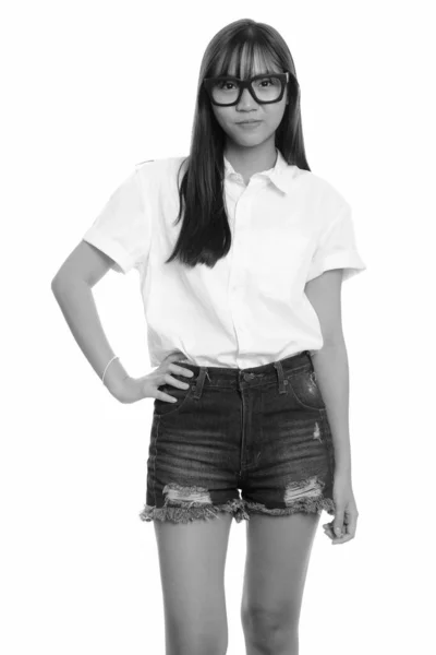 Studio Plan Jeune Belle Adolescente Asiatique Isolée Sur Fond Blanc — Photo