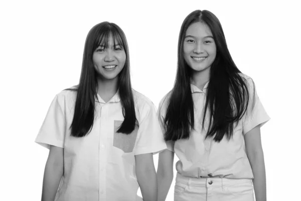 Στιγμιότυπο Από Δύο Νεαρές Όμορφες Ασιάτισσες Έφηβες Μαζί Απομονωμένες Λευκό — Φωτογραφία Αρχείου