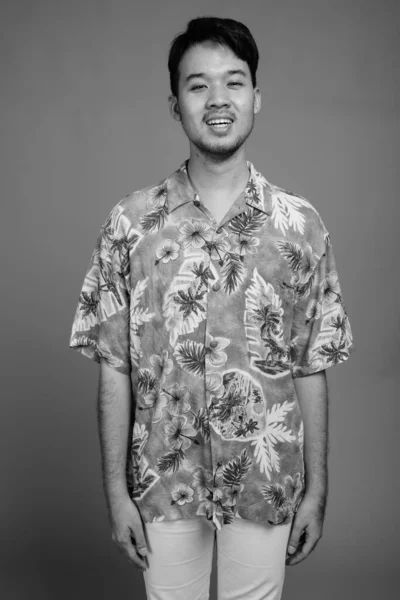 Studio Shot Young Asian Tourist Man Wearing Hawaiian Shirt Ready — Stock Photo, Image