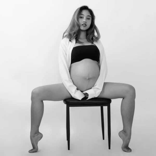 Studio Shot Young Pregnant Beautiful Asian Woman White Background Black — Stock Photo, Image