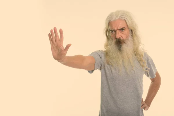 Estúdio Tiro Homem Sênior Bonito Com Longa Barba Encaracolado Branco — Fotografia de Stock