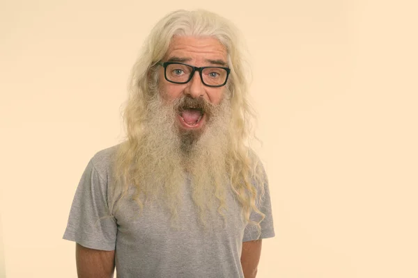 Estúdio Tiro Homem Sênior Bonito Com Longa Barba Encaracolado Branco — Fotografia de Stock