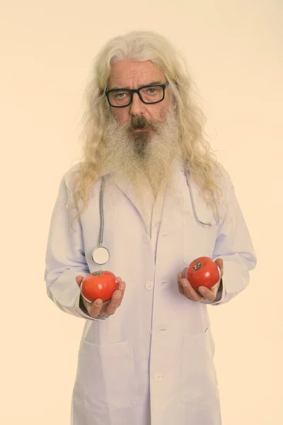 Estúdio Tiro Belo Médico Idoso Com Longa Barba Encaracolado Branco — Fotografia de Stock