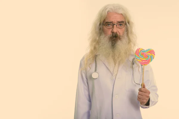 Estúdio Tiro Belo Médico Idoso Com Longa Barba Encaracolado Branco — Fotografia de Stock