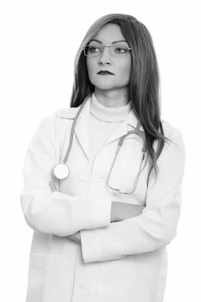 Studioaufnahme Der Schönen Ärztin Isoliert Vor Weißem Hintergrund Schwarz Weiß — Stockfoto