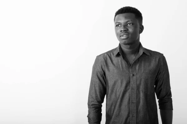 Зйомки Молодого Африканського Бізнесмена Білим Фоном Чорно Білому — стокове фото