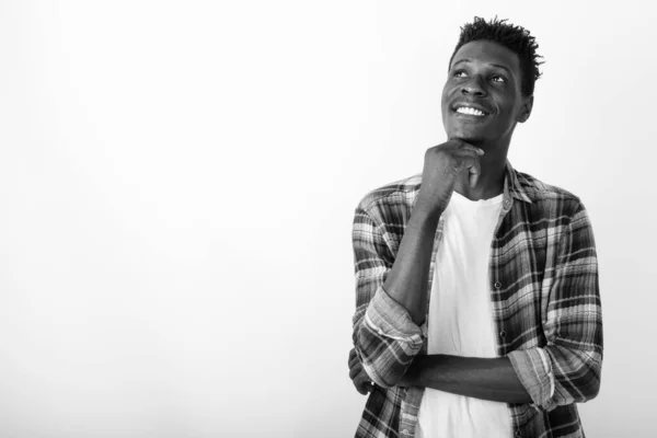 Estudio Joven Guapo Hipster Africano Con Pelo Afro Sobre Fondo —  Fotos de Stock