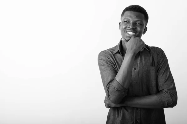 Studio Záběr Mladý Africký Podnikatel Proti Bílému Pozadí Černé Bílé — Stock fotografie