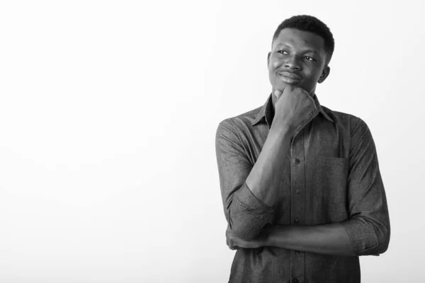 Studio Záběr Mladý Africký Podnikatel Proti Bílému Pozadí Černé Bílé — Stock fotografie