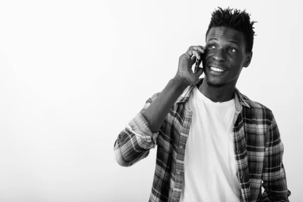 Estudio Joven Guapo Hipster Africano Con Pelo Afro Sobre Fondo —  Fotos de Stock