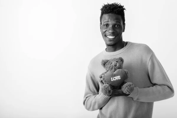 Estúdio Tiro Jovem Belo Homem Africano Com Cabelo Afro Contra — Fotografia de Stock