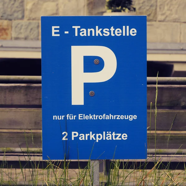 Elektromobilität Ladestation Deutsches Parkschild Emissionsfreies Fahren — Stockfoto
