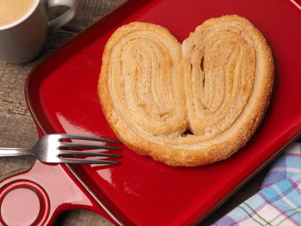 Kue Organik Manis Dan Lezat Piring Keramik Dengan Secangkir Kopi — Stok Foto