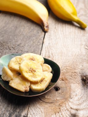 Lezzetli organik muz cipsi
