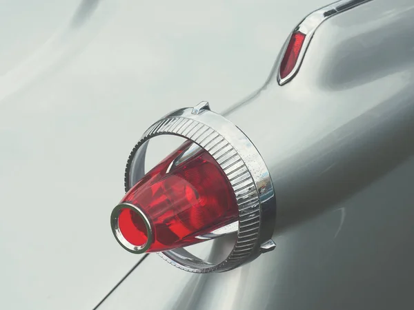 Задняя лампа старинного автомобиля — стоковое фото