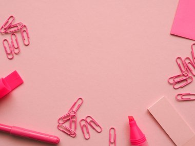 Pembe ofis gereçleri