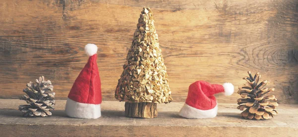 Різдвяний фон із золотою формою дерева — стокове фото