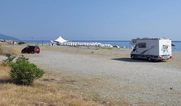 Agiokampos Griekenland Augustus 2018 Caravan Het Strand Voor Zee Agiokampos — Stockfoto