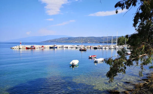 Boote Einem Kleinen Hafen Einem Sonnigen Tag Milina Pilion Griechenland — Stockfoto