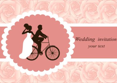 Gelin ve damat çiçek bir arka plan üzerinde davetiyeli.