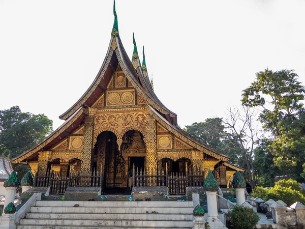 Luang prabang, laos - 11 20, 2018: wat xienthong — Foto de Stock
