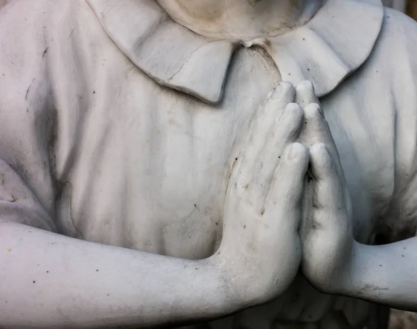 Ángel con manos de oración — Foto de Stock