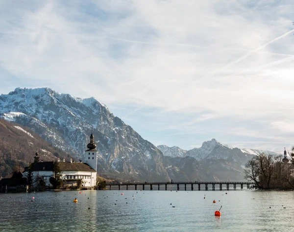 Autria, Upperaustrien, Gmunden, Traunlake, Castle Orth — Stockfoto