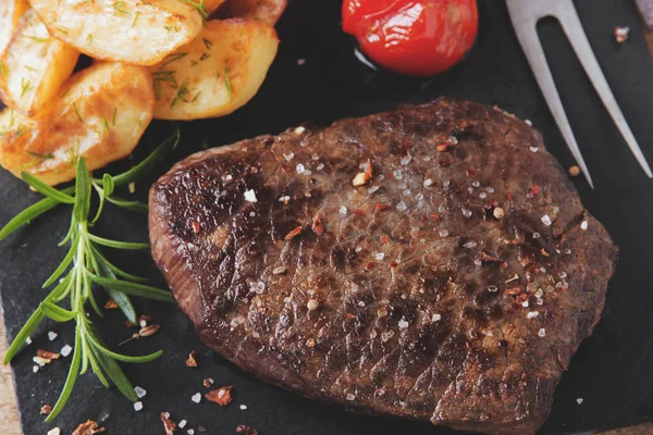 Cooked Grill Beef Steak Fried Potatoes Tomatoes — Stock Photo, Image