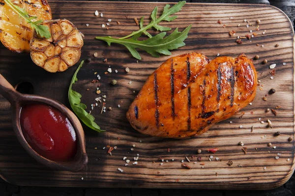 Grilled Chicken Fillet Sauce Charcoal — Stock Photo, Image