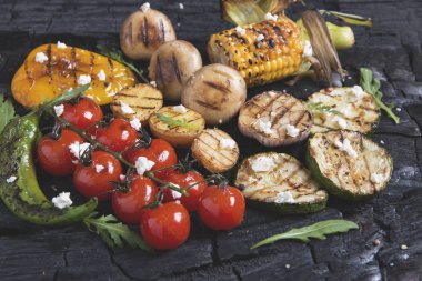 kırmızı biber mısır patates mantar sebze ızgara domates biber