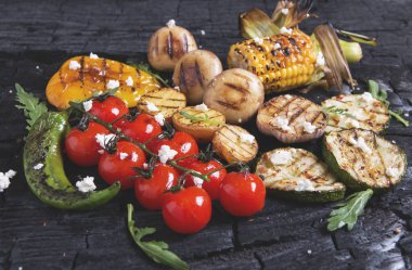 kırmızı biber mısır patates mantar sebze ızgara domates biber