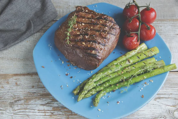 Beef Steak Grilled Asparagus Tomatoes Spice Plate — Stock Photo, Image