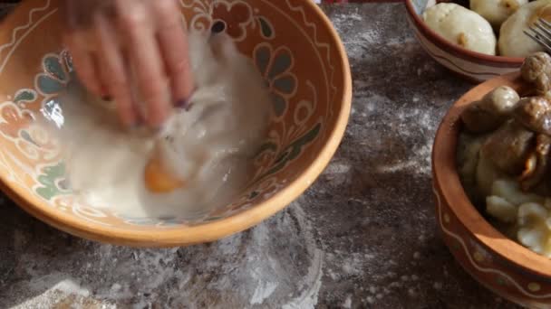 Proceso Preparación Masa Levadura Amasar Las Manos Mujer Cocina Comida — Vídeos de Stock
