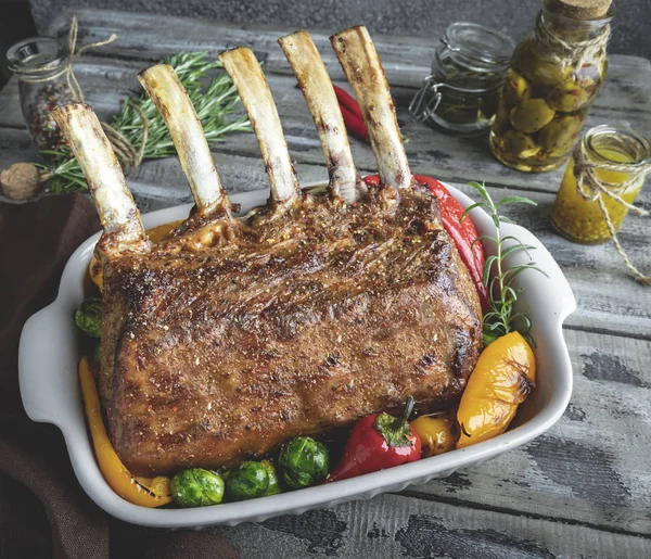 Grilled Roasted Rack Veal Lamb Chops Vegetables Ceramic Baking Dish — Stock Photo, Image